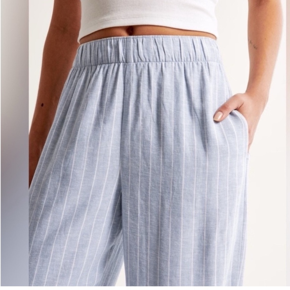 Abercrombie and Fitch Blue and White Striped Culottes Wide Leg Linen Pants - Picture 2 of 6
